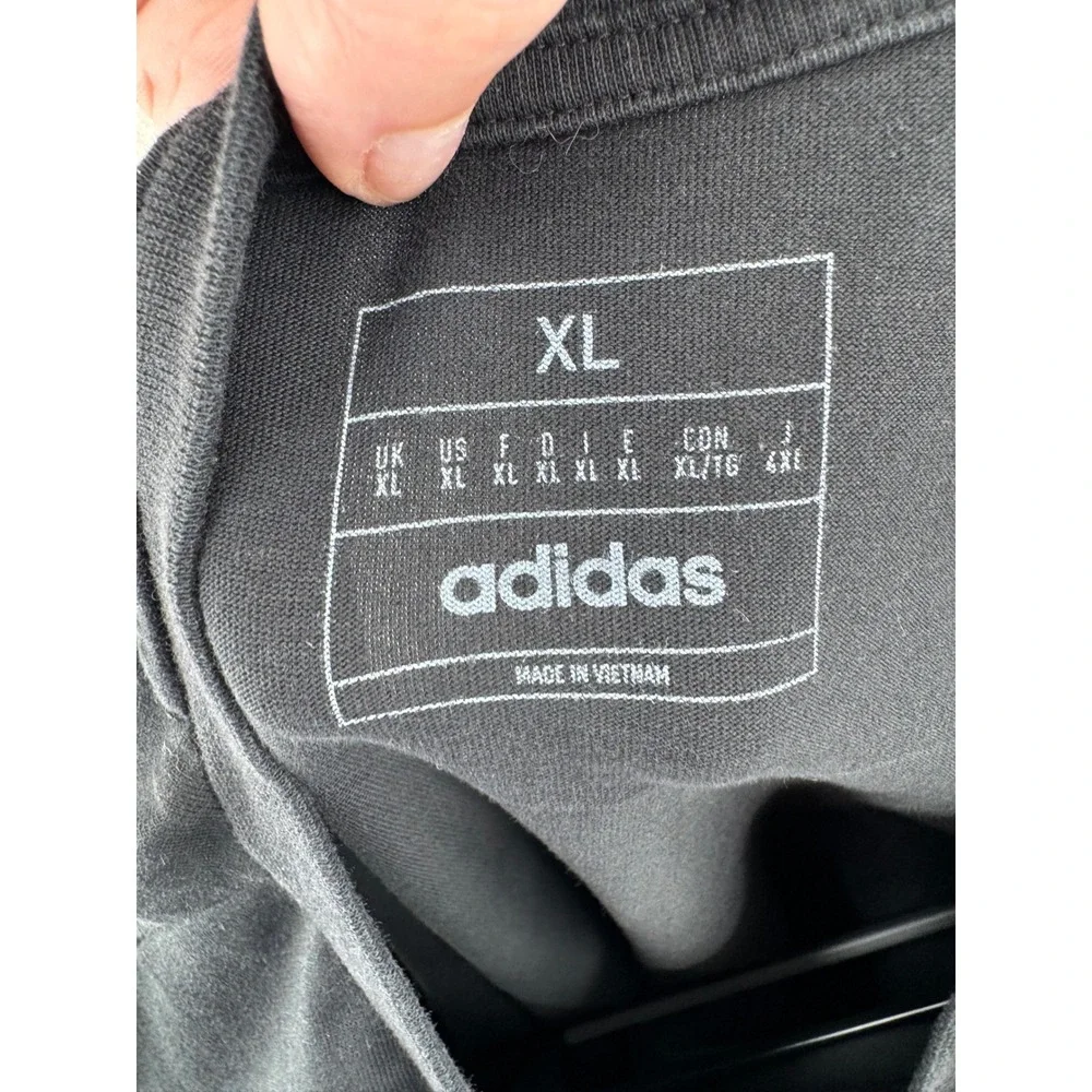 Adidas - T-Shirt Stadium Graphic Embroidered Logo - Black - XL - Mens